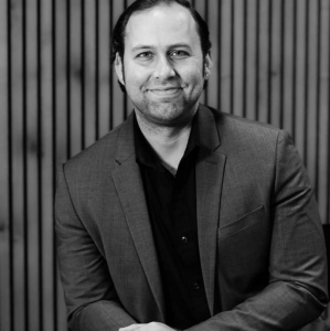 Lunch and Listen Concert: Phillip Enkey